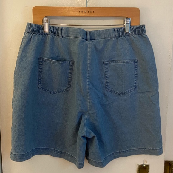 Vintage jean shorts - Picture 2 of 3